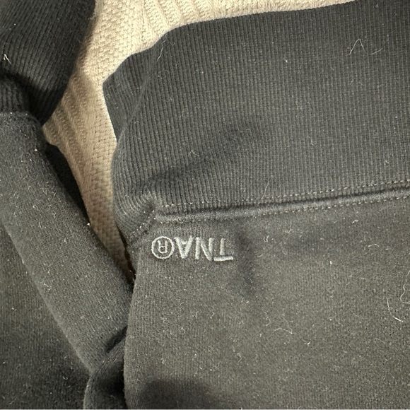 TNA Sweatfleece Cozy Fleece/Aritzia crop sweatshirt, neckline cut, size 1 - Picture 5 of 9